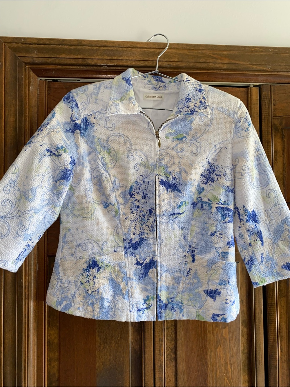 Coldwater Creek Blue and White Floral Zip Jacket with 3/4 sleeves, Size 10